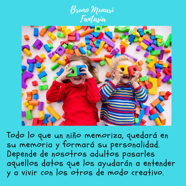 Dos niños acostados rodeados de piezas de madera de muchos colores, mirando a través de bloques como si fueran binoculares, con una cita de Bruno Munari sobre la memoria y la personalidad.